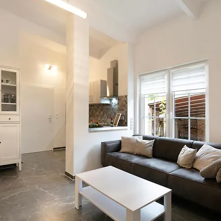 2 Apartamento *