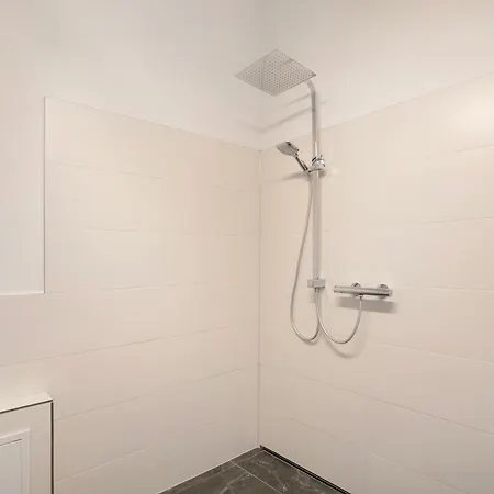 Apartamento 2 *